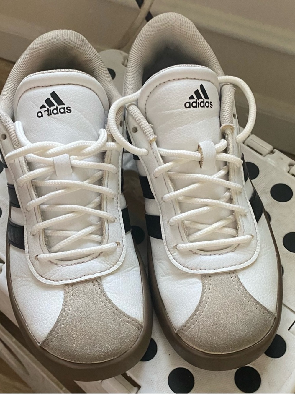 adidas kids White & Black Retro Court Sneaker